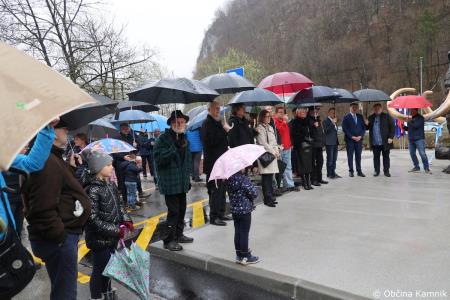 Dobrodošel mamut v Kamniku je dobil svoje mesto bronasti mamut v naravni velikosti, ki stoji v Mamutovem parku (27)